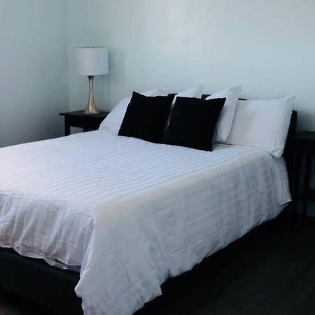 Maple Creek Sun Dog Manor 아파트 외부 사진