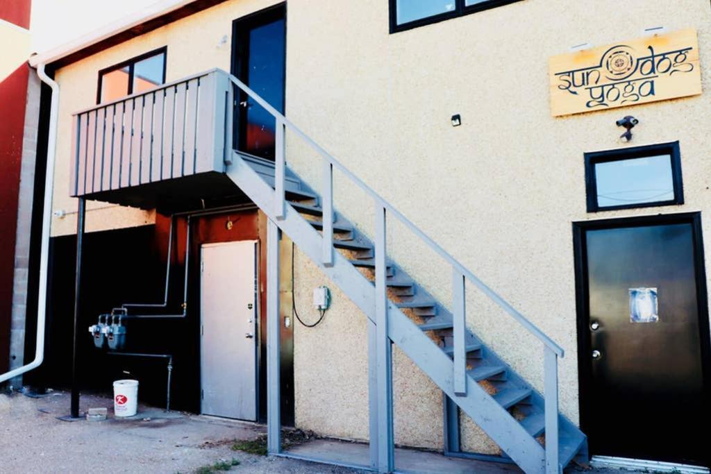 Maple Creek Sun Dog Manor 아파트 외부 사진