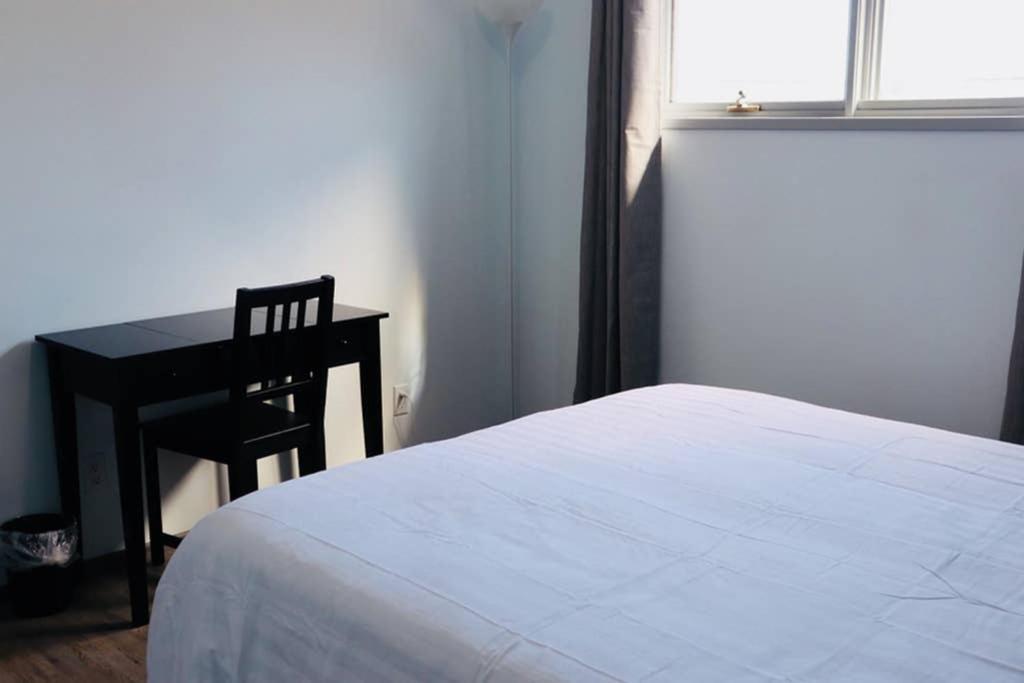 Maple Creek Sun Dog Manor 아파트 외부 사진
